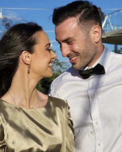 პოლიტიკოსები, მოდელები და დიზაინერები ქორწილში - ნახეთ, ვინ ესწრებოდა ლიზა ჩიჩუას და ირაკლი მაქაცარიას საქორწინო ცერემონიას