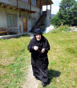 "დედა ნატალია, შვილი არ მიჩნდება... დედაო, ჩემი შვილი ვერ მეტყველებს..." - ტაძარი, სადაც მამა გაბრიელის სარტყელი სასწაულებს ახდენს