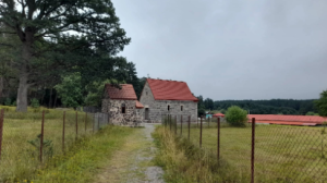 "დედა ნატალია, შვილი არ მიჩნდება... დედაო, ჩემი შვილი ვერ მეტყველებს..." - ტაძარი, სადაც მამა გაბრიელის სარტყელი სასწაულებს ახდენს