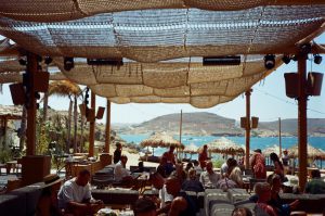 მილიონერი თოშა ქებურია და მისი ცოლი მიკონოსზე ისვენებენ