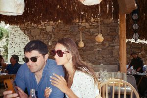 მილიონერი თოშა ქებურია და მისი ცოლი მიკონოსზე ისვენებენ