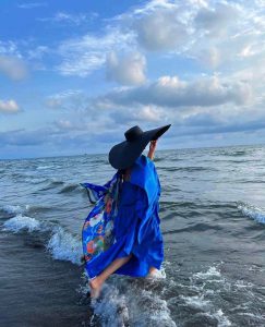 დალი ჩიტალაძე შავი ზღვის სანაპიროზე პოზირებს (ფოტოები)