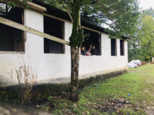 „აქ ვზრდი სამ შვილს და ცრემლები მახრჩობს, ათი დღეა პური არ გამოგვიცხვია“ - მარტოხელა დედის უმშიმესი ამბავი