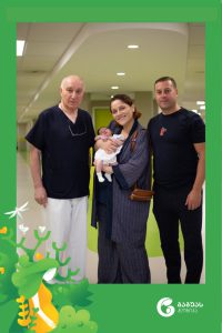 "ვულოცავთ ნანუკას და კახას ნინას დაბადებას" - გაგუას კლინიკა ნანუკა გულუას ოჯახურ ფოტოს აქვეყნებს