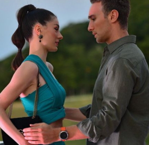 ყველაზე სენტიმენტალური კოცნა - მაქაცარიას და ჩიჩუას ახალმა ფოტოებმა ინტერნეტის მომხმარებლები სიყვარულის ხასიათზე დააყენა