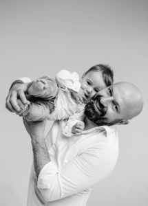 უკვე 5 შვილის მამა ვარ! - გიორგი არველაძემ უკრაინელი ბავშვი იშვილა