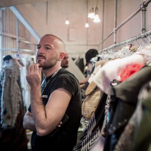 რატომ არ ბრუნდება დემნა გვასალია საქართველოში და რატომ შეეშინდა მამის, როდესაც მის საუბარს ყური მოკრა - დიზაინერის ძალიან პირადული ინტერვიუ