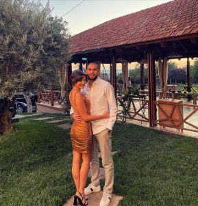 Photos: "არაფერია შენზე ლამაზი და სრულყოფილი ამ ჯუნგლებში" - თაკო ტაბატაძე საყვარელ მამაკაცთან ერთად