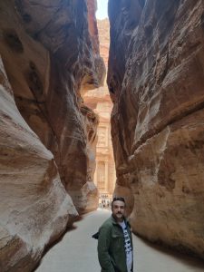 ნიკოლოზ წულუკიძე და მისი მეუღლე აქლემებით და ვირებით იორდანიაში - ფოტოები ულამაზესი პეტრადან