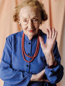 "ახალმა თაობამ არ იცის ვინ იდგა ამ დაბერებული სახის უკან" - დომენიკ მანგომ ახლახანს გარდაცვლილი მსახიობის ფოტო აღადგინა