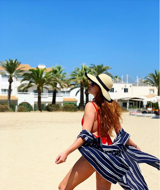 მანიკა ასათიანის ოჯახური ფოტოები იბიციდან (ვიდეო)