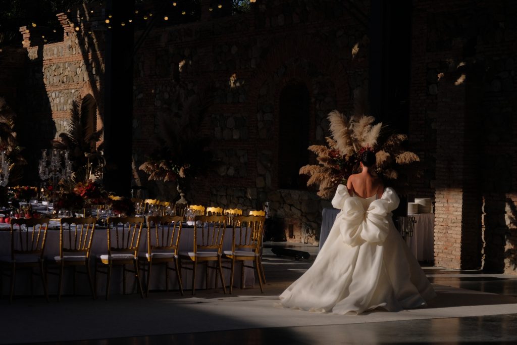 გრანდიოზული ქართული ქორწილი წინანდალში, რომლის მსგავსი სუფრა არსად გინახავთ (ფოტოები)