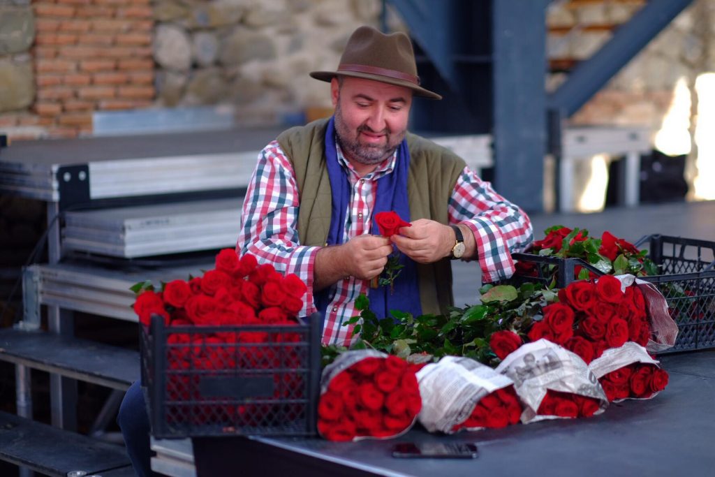 გრანდიოზული ქართული ქორწილი წინანდალში, რომლის მსგავსი სუფრა არსად გინახავთ (ფოტოები)