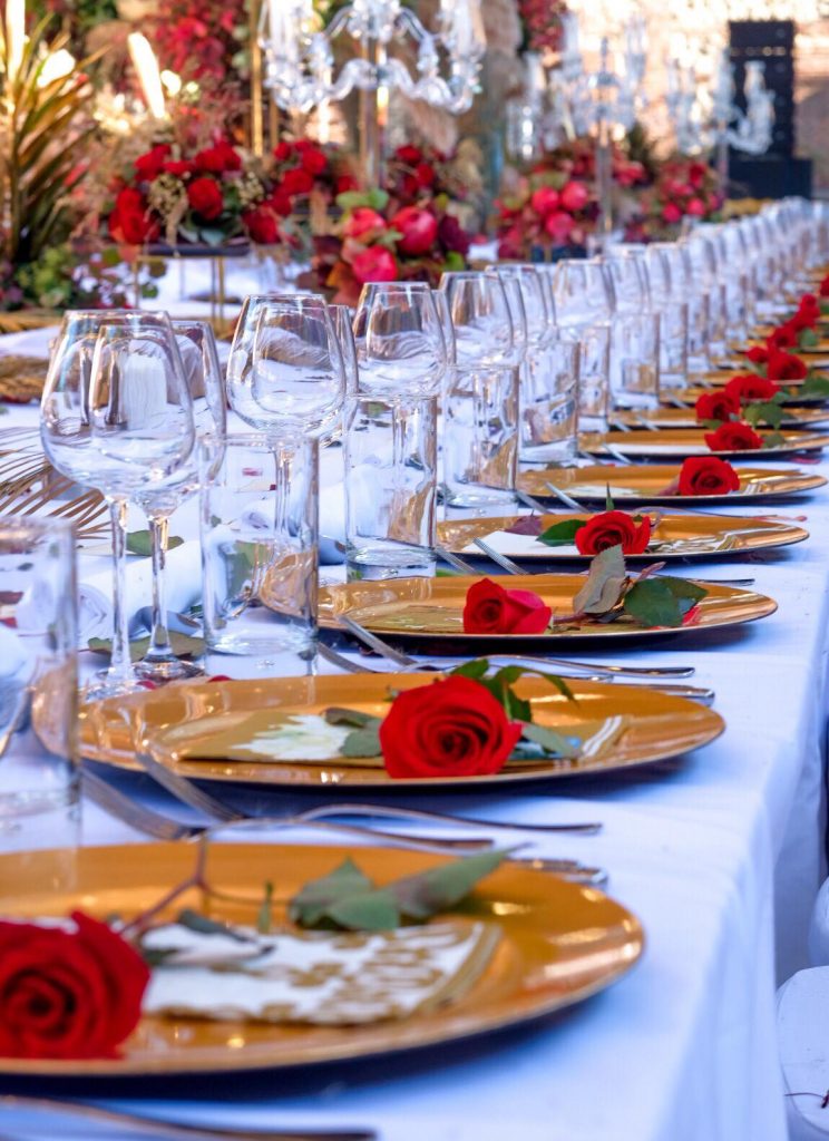 გრანდიოზული ქართული ქორწილი წინანდალში, რომლის მსგავსი სუფრა არსად გინახავთ (ფოტოები)