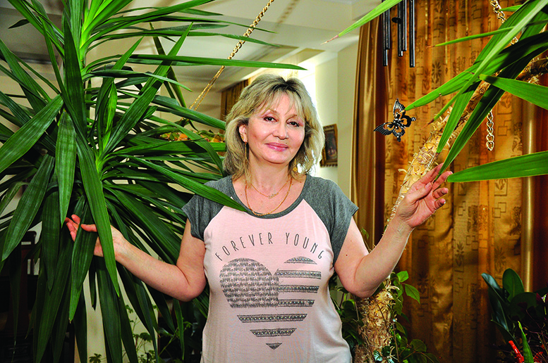 ქართველი ტელევარსკვლავი, რომელიც ემიგრაციაში წავიდა და მომვლელად მუშაობს