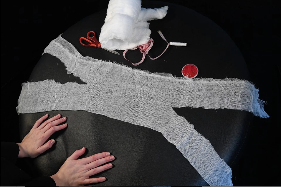 (ფოტოები) როგორ გავაკეთოთ ნიღაბი საკუთარი ხელით, როცა ქვეყანაში ნიღბები დეფიციტშია