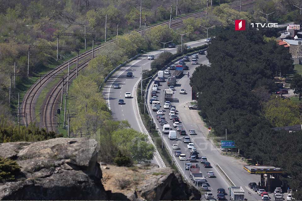 (ფოტოები) რა ხდება თბილისის გასასვლელში