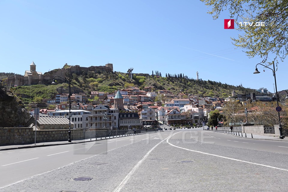 (ფოტოები) თბილისი მსუბუქი ავტომობილებით მოძრაობის აკრძალვის შემდეგ