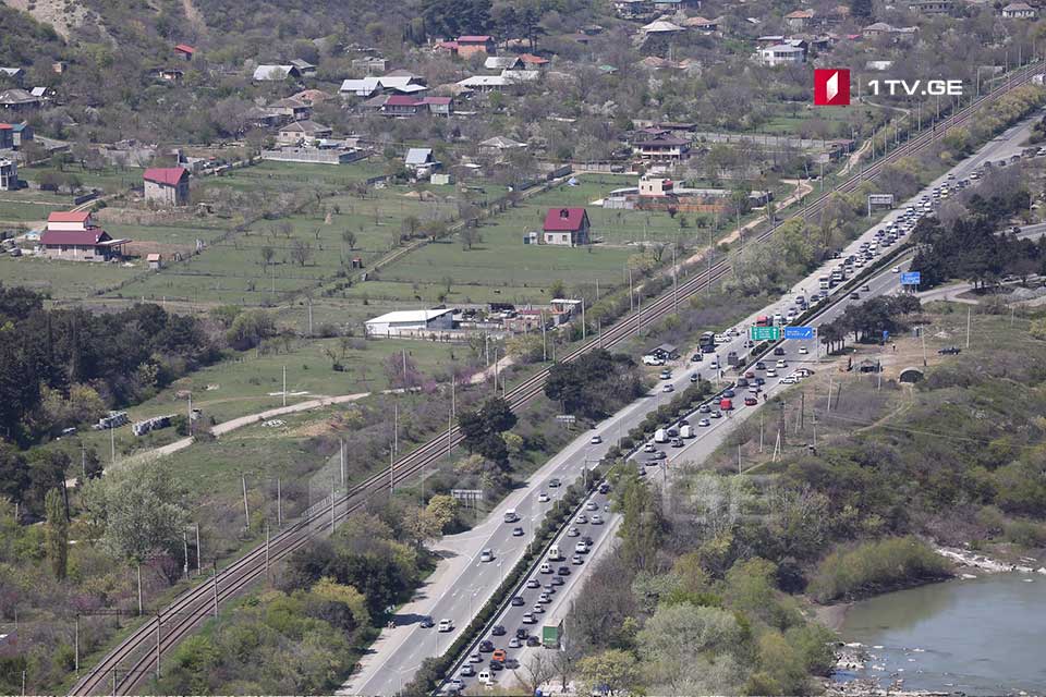 (ფოტოები) რა ხდება თბილისის გასასვლელში