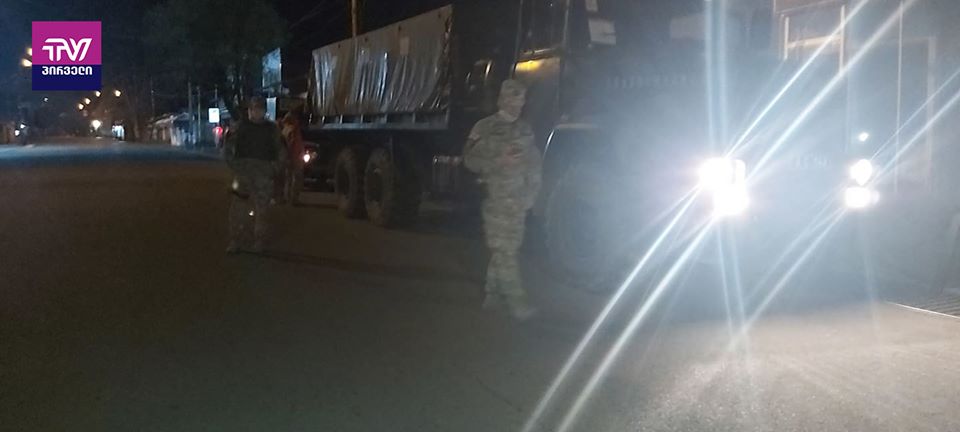 (ფოტოები)რამოდენიმე წუთის წინ ოზურგეთში სამხედრო დანაყოფი შევიდა