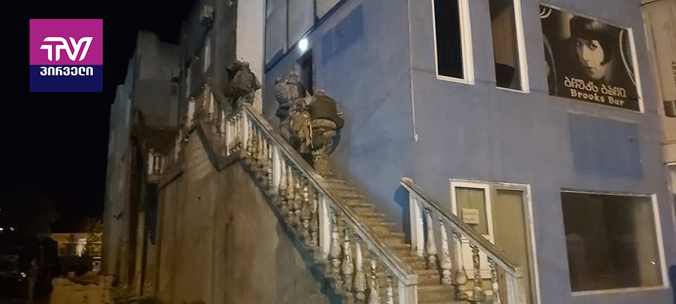 (ფოტოები)რამოდენიმე წუთის წინ ოზურგეთში სამხედრო დანაყოფი შევიდა