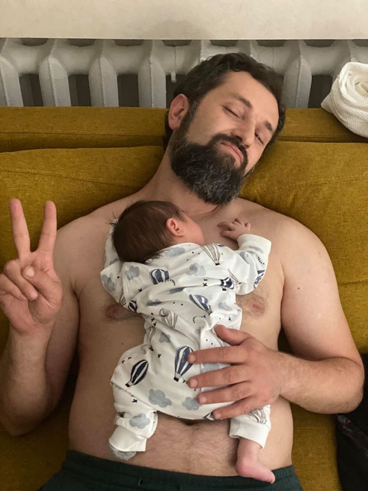 (ფოტოები) ილო ბეროშვილი და ანი ბებია პირველი საერთო შვილის მშობლები გახდნენ