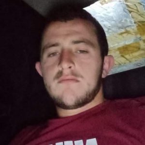 (ფოტო) ვინ არის უმძიმეს ავარიაში დაღუპული ბიჭი – მანქანას მისი და მართავდა