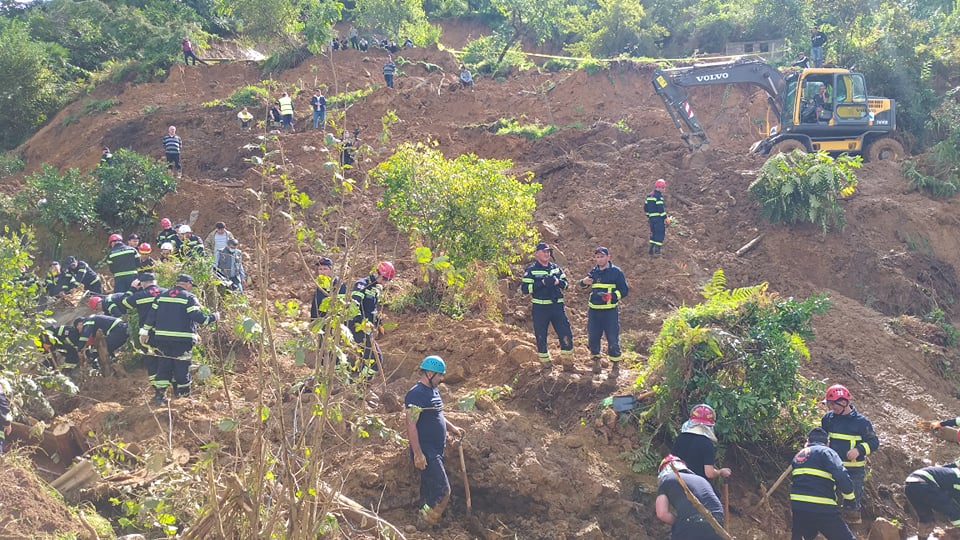 (ფოტოები) ვინ არიან ხელვაჩაურში მეწყერში მოყოლილი ოჯახის წევრები