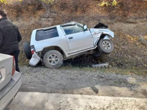 (ფოტოები) მძიმე ავარია გორთან - ორი მანქანა ერთმანეთს შეასკდა