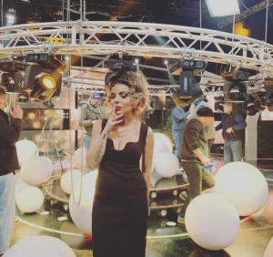 (ფოტო) "ახლა კი დავდუმდი ნამდვილად..." - მაია ასათიანი უსექსუალურეს ფოტოს აქვეყნებს