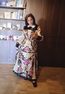 (ფოტო) ია ფარულავას 16 ათას ლარიანი კაბა - როგორ გამოიყურება მსახიობი ახალ სამოსში