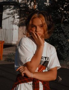 აგვისტოს ომის ცნობილი ფოტოს უცნობი გმირი დღეს: "მტვერსასრუტის ხმისაც კი მეშინოდა…"