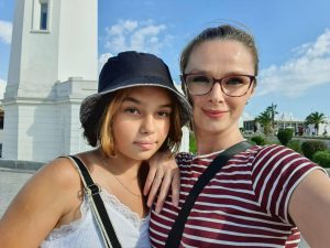 აგვისტოს ომის ცნობილი ფოტოს უცნობი გმირი დღეს: "მტვერსასრუტის ხმისაც კი მეშინოდა…"