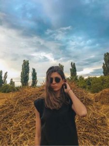 (ფოტო) 17 წლის ლიზი, რომელიც სამი თვის წინ ავარიაში მოყვა, გარდაიცვალა