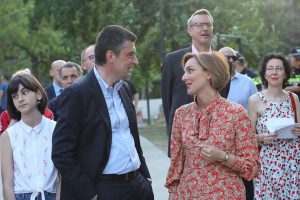 (ფოტოები) იგი პრემიერ-მინისტრზე 10 წლით უმცროსია - ვინ არის გიორგი გახარიას მეუღლე