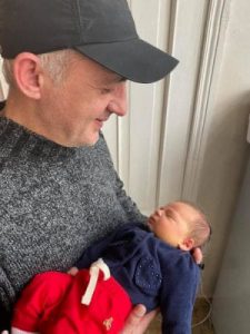 გოგონას ნიკა დაარქვეს - გიორგი მახარაძე შვილის პირველ ფოტოებს აქვეყნებს