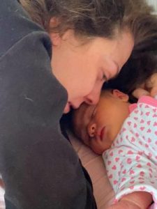 გოგონას ნიკა დაარქვეს - გიორგი მახარაძე შვილის პირველ ფოტოებს აქვეყნებს