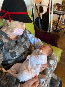 გოგონას ნიკა დაარქვეს - გიორგი მახარაძე შვილის პირველ ფოტოებს აქვეყნებს