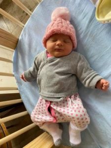 გოგონას ნიკა დაარქვეს - გიორგი მახარაძე შვილის პირველ ფოტოებს აქვეყნებს