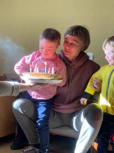 (ფოტო) მაკა ჩიჩუასა და გიორგი მარგველაშვილის უფროსი ვაჟი ექვსი წლის გახდა