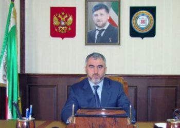 “კადიროვის პორტრეტს ხუმრობით “წამოარტყა” – ჩეჩნეთში კლდიდან გადაჩეხილი იპოვეს ყოფილი მერი, რომლის სტუმარმაც კადიროვის პორტრეტი შეურაცხყო