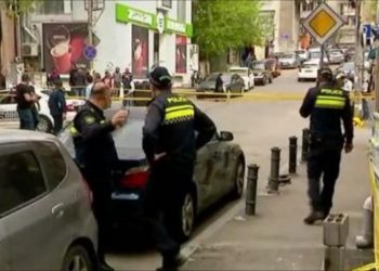 ვის და რატომ ესროლა ათი ტყვია კურიერის ფორმაში ჩაცმულმა ქილერმა?