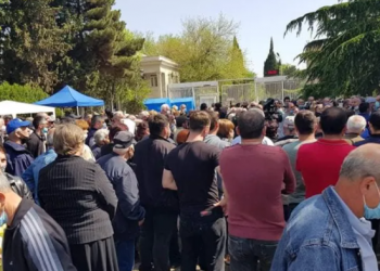 “ბოლომდე ვიბრძოლებთ” – „რუსთავის აზოტის“ თანამშრომლების პროტესტის მესამე დღე