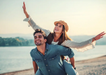 5 ეშმაკობა, რომლითაც ქალს შეუძლია კაცების აზრებს მთლიანად დაეუფლოს