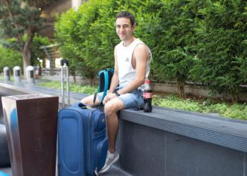 “ბათუმში მთელი ოჯახი მელოდება” – ისრაელელი ბიჭის ისტორია, რომელიც ჯარში გაცნობილ ქართველ ქალზე დაქორწინდა