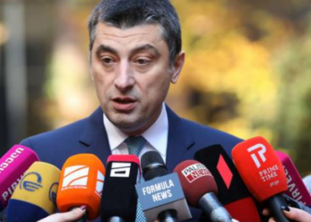 “მე ახლა წამებულს ვგევარ?!” – გიორგი გახარია ჟურნალისტებს