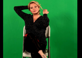 გაქცევა მინდოდა… ზედმიწევნით ვიცი რა თამაშია… მგონია, ჩემს სისხლში თავისი ბინძური კლანჭი ჩააწო…” – ლალი მოროშკინა