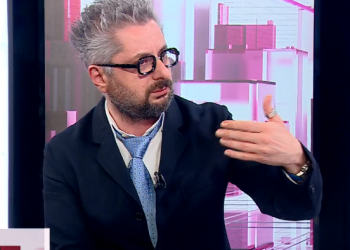 “წაიღო და არ ვიცი რაში იყენებს და ალბათ იყენებს, რაში არ ვიცი… თეა წულუკიანი არის კიტა იზორია კვადრატში – გვარამია