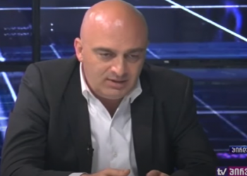 “მინდა დაგიდასტუროთ…” – ნახეთ, ვის გაემიჯნა სანდრო ბრეგაძე?!