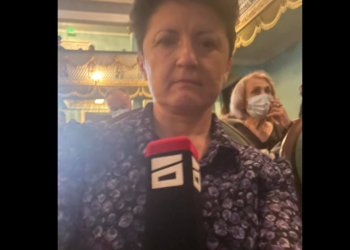 (ფოტო) “ამიერიდან ამ მიკროფონით უნდა გაუწყოთ…” – თეა წულუკიანი